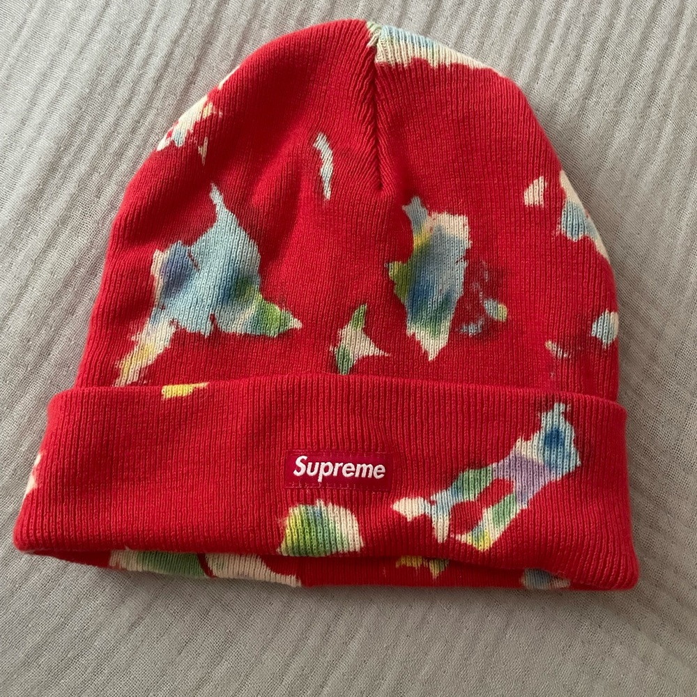 BNEW SUPREME BEANIE